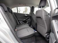 Neu Ford Focus Titanium 125 PS (91 kW) 2025 Moondust silver Limousine