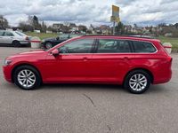 Gebraucht VW Passat 110 PS (80 kW) 2023 Rot Kombi