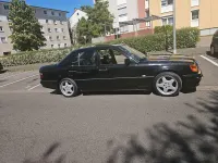 Gebraucht Mercedes E260 160 PS (117 kW) 1990 Schwarz Limousine