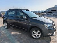 Gebraucht Dacia Sandero Stepway 90 PS (66 kW) 2019 Grau Limousine