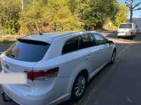 Gebraucht Toyota Avensis 132 PS (97 kW) 2011 Weiß Kombi
