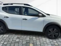 Neu Dacia Sandero Essentiel 91 PS (66 kW) 2025 Weiß SUV