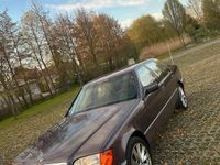Używany Mercedes E500 326 KM (239 kW) 1992 Andere farben Sedan/Limuzyna