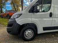 Gebraucht Peugeot Boxer 140 PS (102 kW) 2024 Weiß Van
