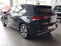 Gebraucht VW Golf VIII 150 PS (110 kW) 2024 Grau Limousine