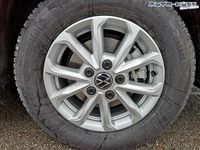 Gebraucht VW T7 Beach 150 PS (110 kW) 2024 Candyweiß starlightblau metallic Van