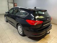 Gebraucht Ford Focus 95 PS (69 kW) 2019 Iridiumschwarz metallic Kombi