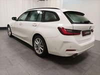 Gebraucht BMW 320e Shadowline 204 PS (150 kW) 2023 Weiß Kombi