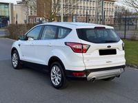 Gebraucht Ford Kuga 150 PS (110 kW) 2018 Weiß SUV
