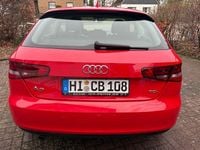 Gebraucht Audi A3 Attraction 110 PS (80 kW) 2015 Rot Limousine