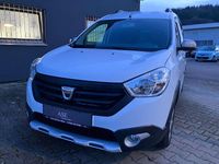 Gebraucht Dacia Dokker Stepway 116 PS (85 kW) 2016 Gletscherweiss Van / Kleinbus
