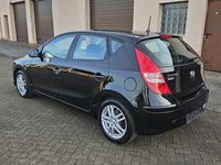 Gebraucht Hyundai i30 Edition 90 PS (66 kW) 2012 Schwarz Limousine