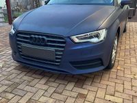 Gebraucht Audi A3 Attraction 105 PS (77 kW) 2014 Blau Limousine