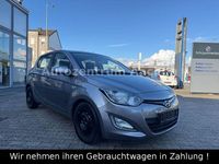 Gebraucht Hyundai i20 86 PS (63 kW) 2014 Grün Kleinwagen