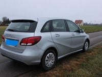 Gebraucht Mercedes B180 122 PS (89 kW) 2015 Silber Van / Kleinbus