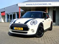 Używany Mini Cooper Pepper 136 KM (100 kW) 2015 Biały Hatchback