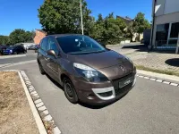Gebraucht Renault Scénic III Dynamique 131 PS (96 kW) 2012 Braun Van / Kleinbus