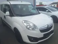 Gebraucht Opel Combo Edition 105 PS (77 kW) 2013 Polarweiss Van / Kleinbus