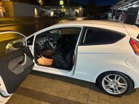 Gebraucht Ford Fiesta 82 PS (60 kW) 2010 Weiß Kleinwagen