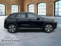 Gebraucht Mercedes EQA300 Progressive 167 kW (228 PS) 2023 Metalliclack kosmosschwarz SUV