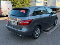 Gebraucht Mercedes B180 122 PS (89 kW) 2018 Grau Kleinwagen
