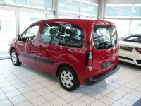 Gebraucht Peugeot Partner Tepee Active 98 PS (72 kW) 2015 Rouge ardent Van / Kleinbus