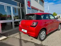 Neu Suzuki Swift Club 82 PS (60 kW) 2026 Rot Kleinwagen