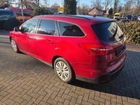 Gebraucht Ford Focus Business Edition 125 PS (91 kW) 2017 Rot Limousine