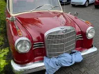 Gebraucht Mercedes 190 50 PS (36 kW) 1961 Rot Limousine