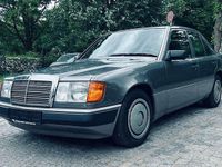 Gebraucht Mercedes E230 132 PS (97 kW) 1992 Grau Limousine