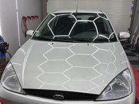 Gebraucht Ford Focus 102 PS (75 kW) 2000 Grau Kombi