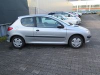 Gebraucht Peugeot 206 60 PS (44 kW) 2005 Silber Kleinwagen