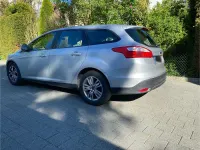 Używany Ford Focus SYNC Edition 125 KM (91 kW) 2014 Srebrny Kombi