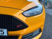 Gebraucht Ford Focus ST 250 PS (183 kW) 2018 Orange Limousine