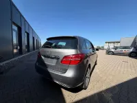 Gebraucht Mercedes B200 Urban 156 PS (114 kW) 2017 Grau Kleinwagen