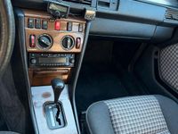 Gebraucht Mercedes 300 109 PS (80 kW) 1988 Grau Kombi