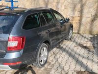 Gebraucht Skoda Octavia Scout 150 PS (110 kW) 2015 Grau Kombi