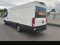Gebraucht Iveco Daily 118 PS (86 kW) 2017 Weiß Limousine