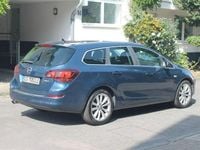 Gebraucht Opel Astra Innovation 140 PS (102 kW) 2011 Blau Kombi