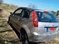 Używany Ford Fiesta 60 KM (44 kW) 2004 Hatchback