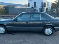 Gebraucht Mercedes 300 Sportline 147 PS (108 kW) 1990 Schwarz Limousine