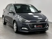Gebraucht Hyundai i20 Style 90 PS (66 kW) 2015 Grau Limousine