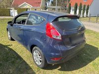 Używany Ford Fiesta SYNC Edition 60 KM (44 kW) 2015 Niebieski Hatchback