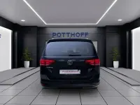 Gebraucht VW Touran Active 150 PS (110 kW) 2021 Deep black perleffekt Van / Kleinbus