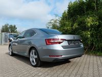 Gebraucht Skoda Superb Style 150 PS (110 kW) 2016 Grau Limousine