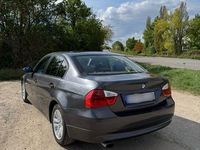 Gebraucht BMW 320 170 PS (125 kW) 2008 Grau Limousine
