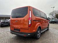 Gebraucht Ford Tourneo Active 150 PS (110 kW) 2023 Hokkaidoorange metallic Van / Kleinbus