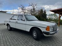 gebraucht Mercedes 200 W123 / / Blickfänger