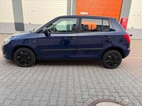 Gebraucht Skoda Fabia 60 PS (44 kW) 2011 Blau Limousine