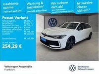 Gebraucht VW Passat R-line 265 PS (194 kW) 2025 Weiß (oryxweiß perlmutteffekt) Kombi